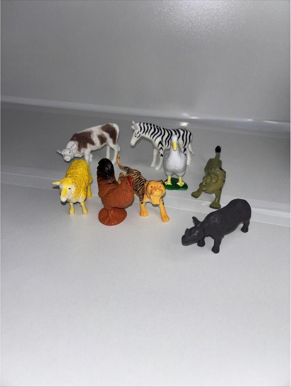 Animals figures lot of 8 farm and safari animals